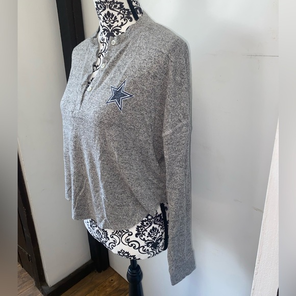 Tailgate Size XS Light Grey Long Sleeve Button Collar Dallas Cowboy Shirt - Picture 12 of 14